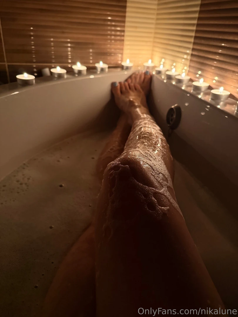 A warm bath soft candlelight and nothing superfluous on me 