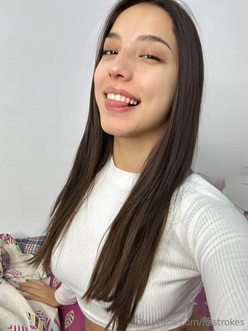 Was just getting cozy for the night and then this little photoshoot part 1 