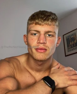 Sweaty from the gym still drippin thought i d give you a proper look