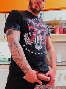 Here i m babe waiting for you to suck me an play with my cock and cum