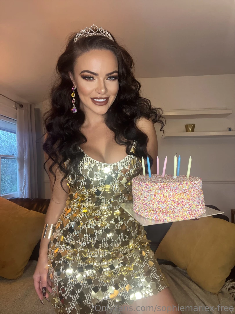 It s my birthdayyy https www amazon co uk hz w part 1 