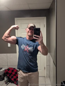 Would you suck me off in the gym bathroom part 2