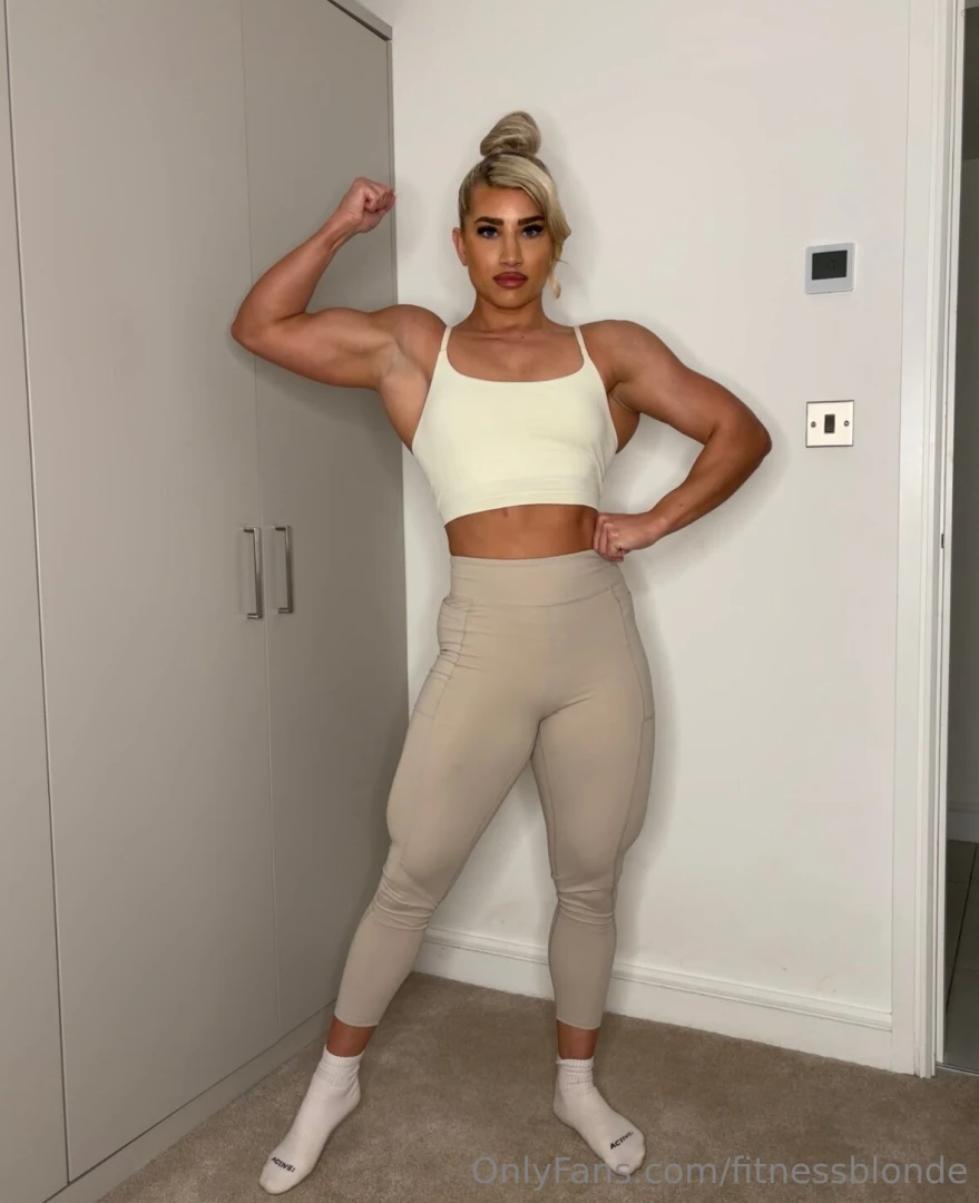 I m ready for you to massage these perfect muscles 