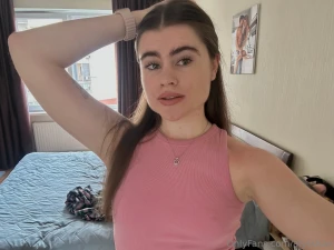 Are you looking at my eyes or my lips be honest