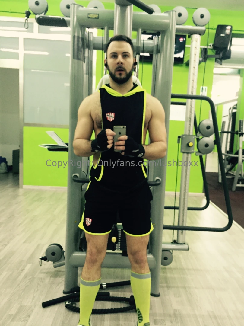 Lavoro duro in palestra ma chi dice che non si pu essere sexy mentre 