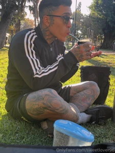 Beautiful day for sunbathing my loves