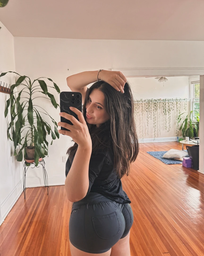 Have you noticed how my booty looks better since i started going to 