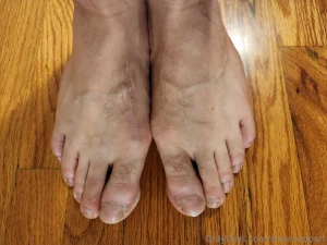 I had a few people ask for feet pictures happy to share part 1