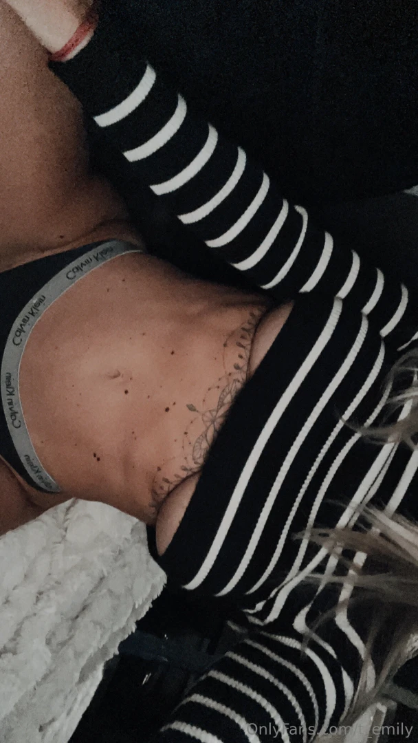 Beside my big ass titties dm me what s my most attractive feature part 16 