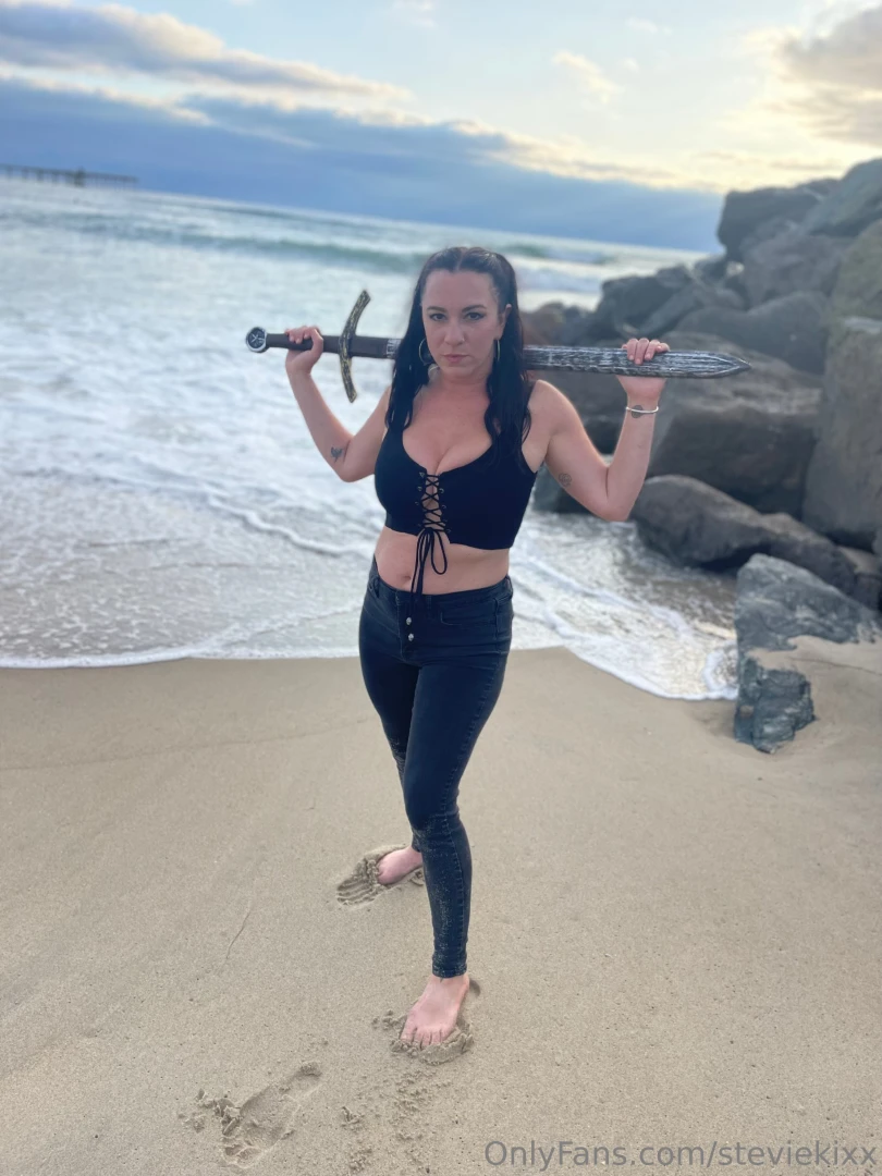 I love playing with big swords 