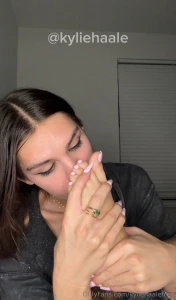 5 minute feet sniffing roleplay and joi