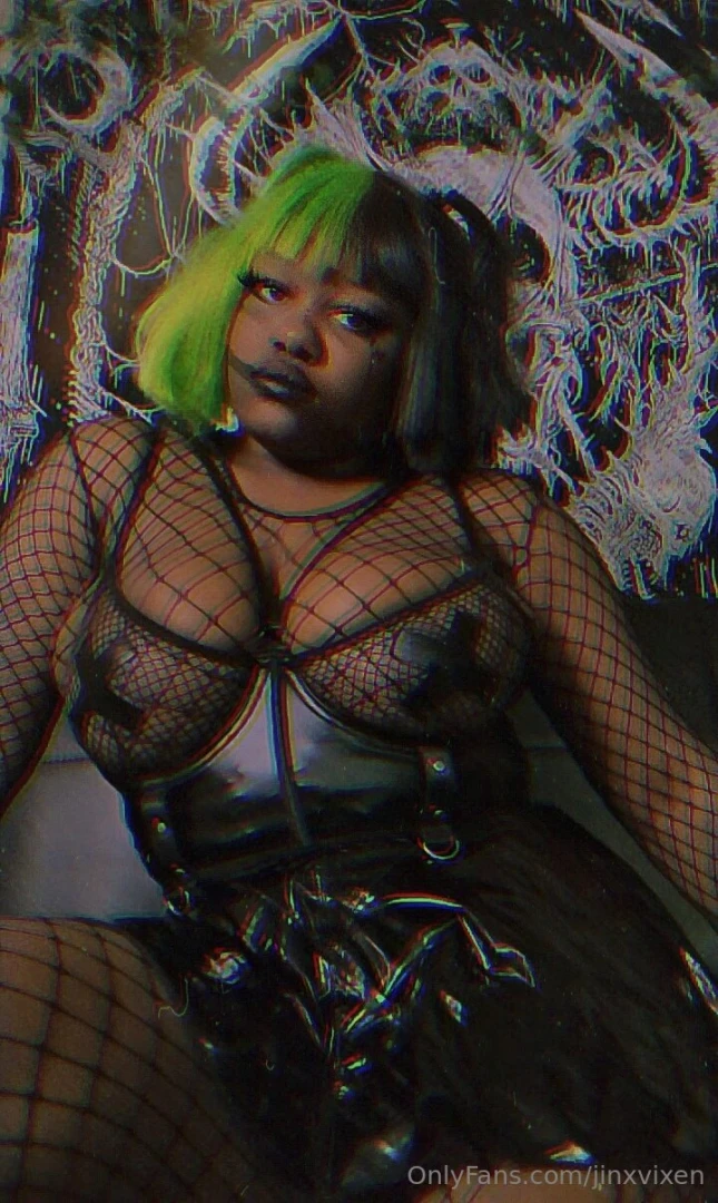 Watch me orgasm while i play with my dragon dildo and think about you 