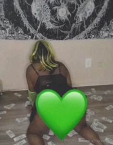 Watch me twerk with no panties on unlock the ultimate tease watch me