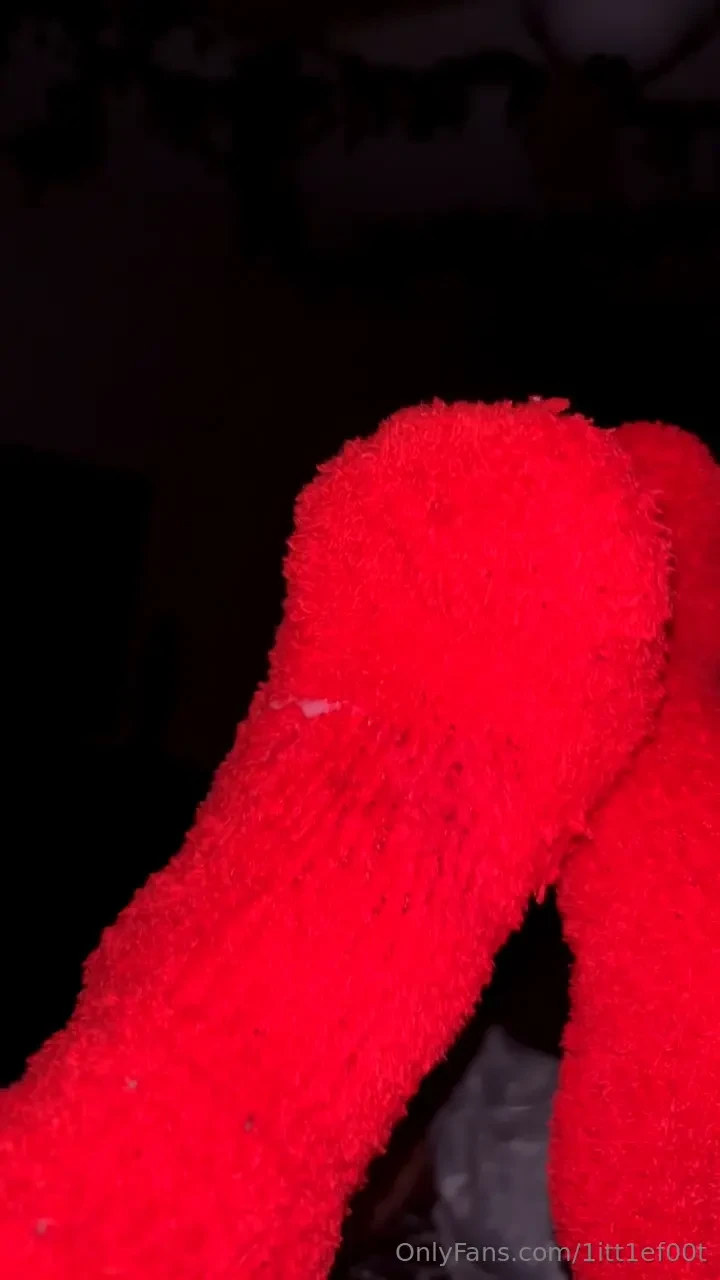 You can see the cum all over my socks 