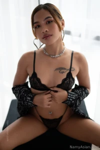 Let s do something to keep our bodies warm namy asian