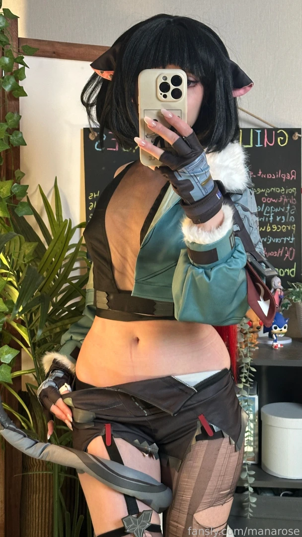 A little backstage of zzzero cosplay 