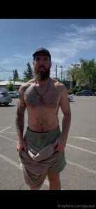 Spray sunscreen on me