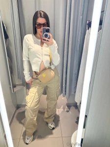 Kitty will you help me choose clothes