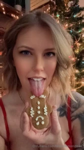 Tip me and tell m merry christmas part 5