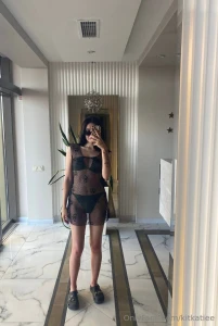 Which outfit do you like better 1 or 2 i know the answer anyway part 1