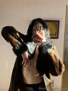 Oops i must have forgotten my bra if youre nice to me i will pull the