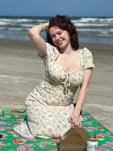 Happy holidays d hope you drink lots of hot chocolate or eat food with