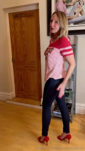 A bit casual today but sexy under the jeans