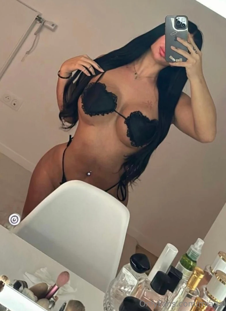 Who s gonna be the first to take this bikini off me in private 