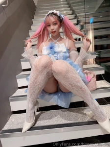 I take a photo at stair in hotel during visit singapore tips 30usd to part 4