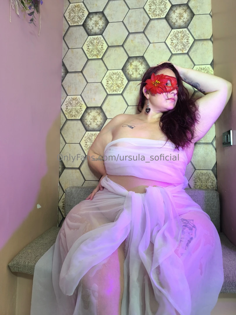 Te gustan las transparencias imagina tus manos recorriendo mi trasero 