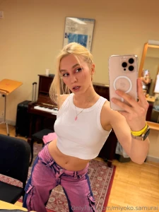 Dressing room noise it s rare when we have silent second on the