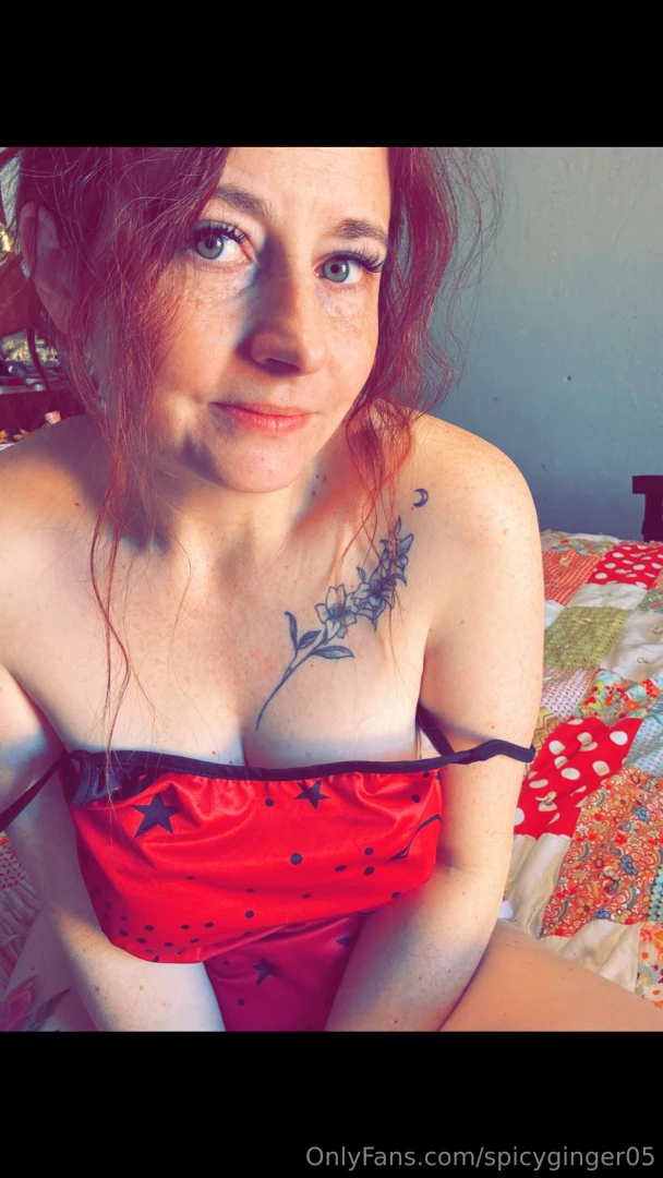 Kiss me in my neck please while you touching my tits 