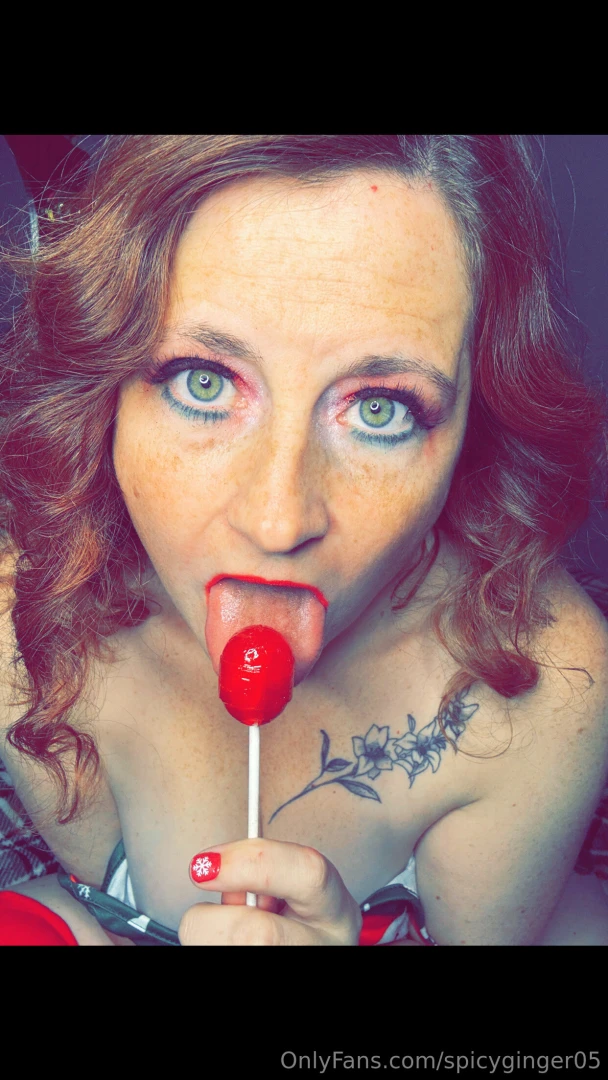 Can i be your hohoho this christmas eve 10 kitty pics tonight to show 