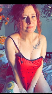 Hi there do you want me to massage you with the tip of my tongue i can