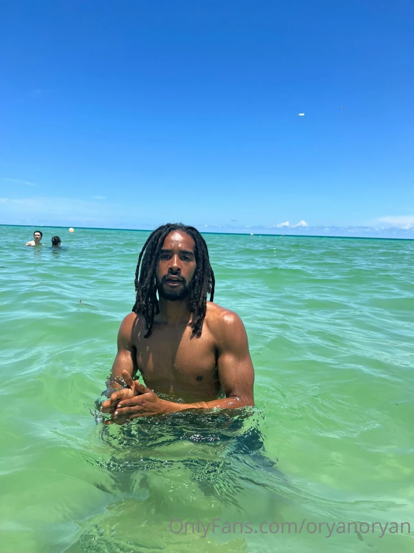 Just enjoy the vibes 