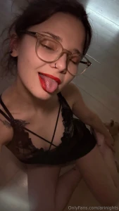 Day 5 of 7 - a taste of red today s vibe a touch of red on my lips a