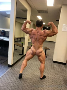 Shredded to the glutes what do you guys think tip and i will send you part 1