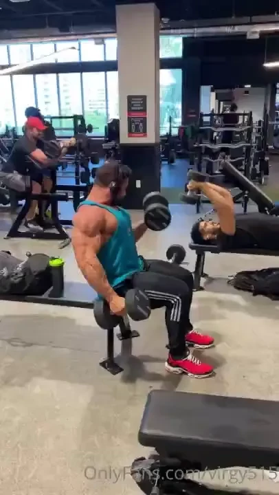 Training hard to get bigger and better for you guys who wanna see me 