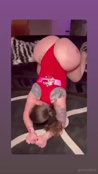 Alexawoods69 has nudes on her free page part 1 