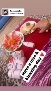 Qui n me acompa a a desayunar y me da las vitaminas en la boca