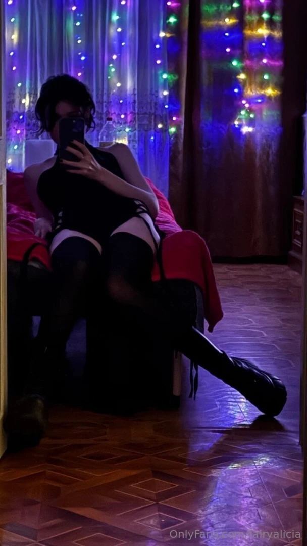 A pic from christmas would u be mad if i came to the christmas party 