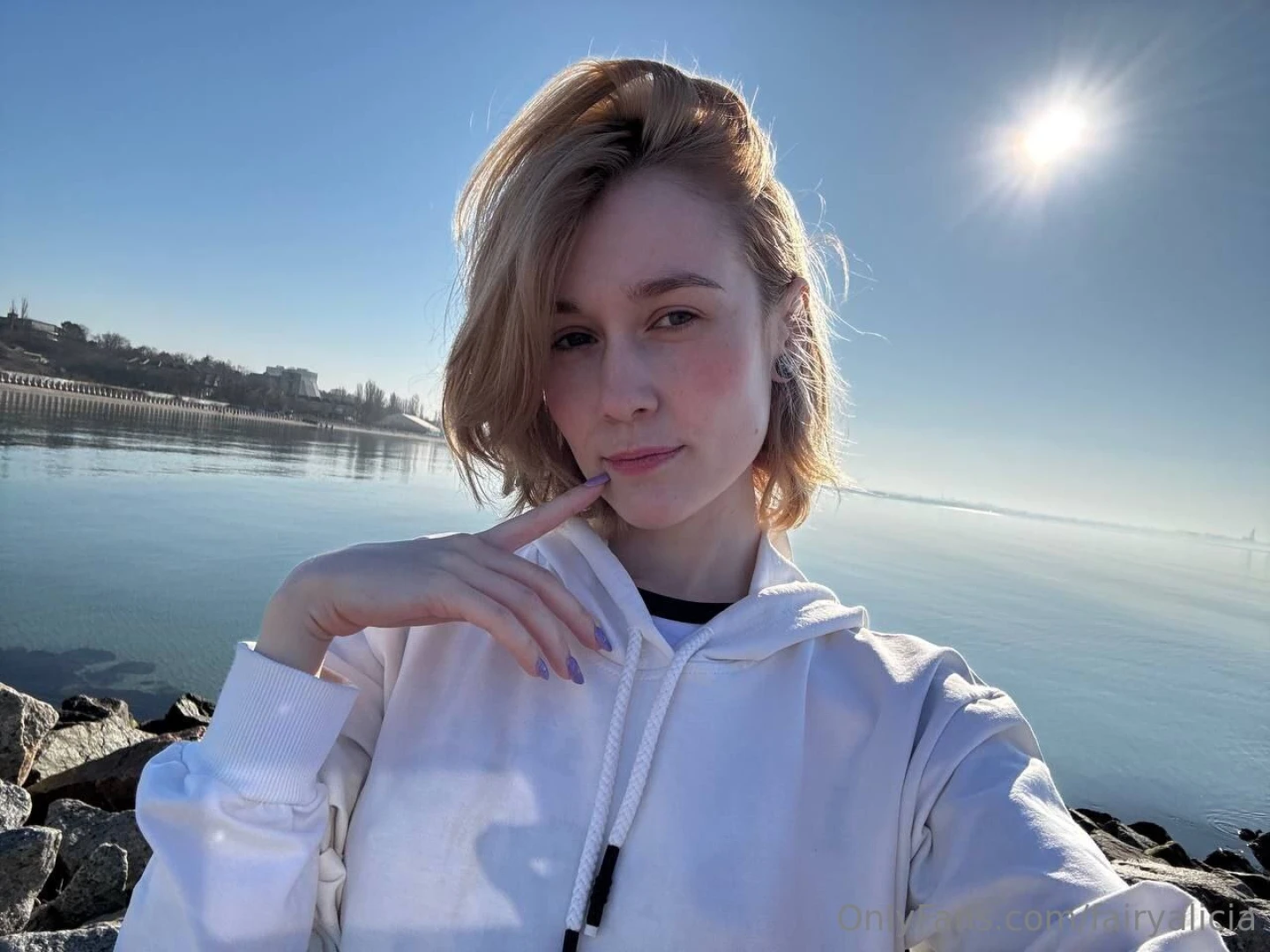 A really cooooold vibe coming from this picture guess it s because of 