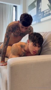 Video completo de sexo caliente con mi amigo de la infancia me toca mi