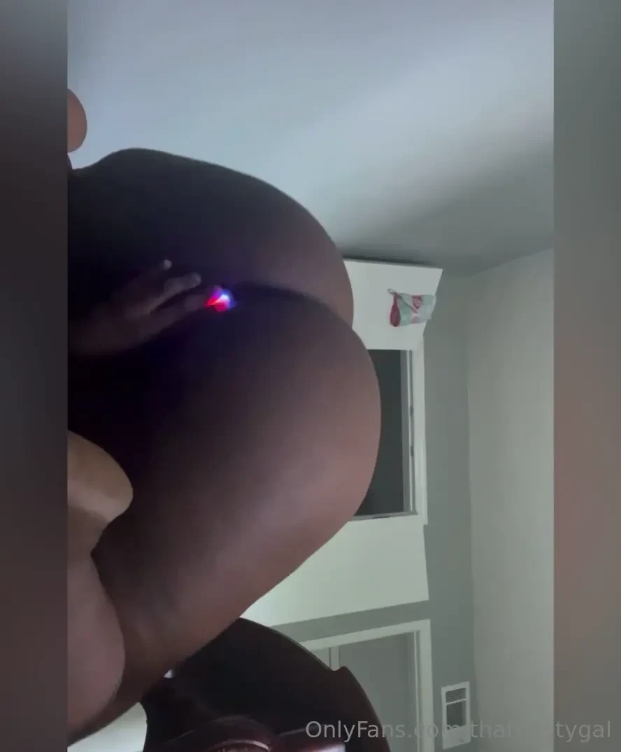 Wanna help me put it in my butt 