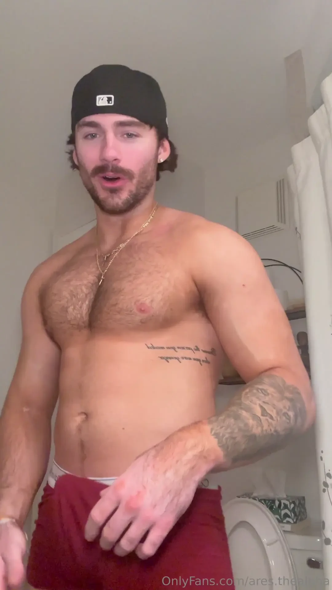 Stare at my pubes and bulge whore king just got off the 