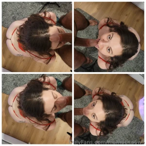 Une petite pipe devant le sapin hihi excusez moi mais j ai beaucoup ri