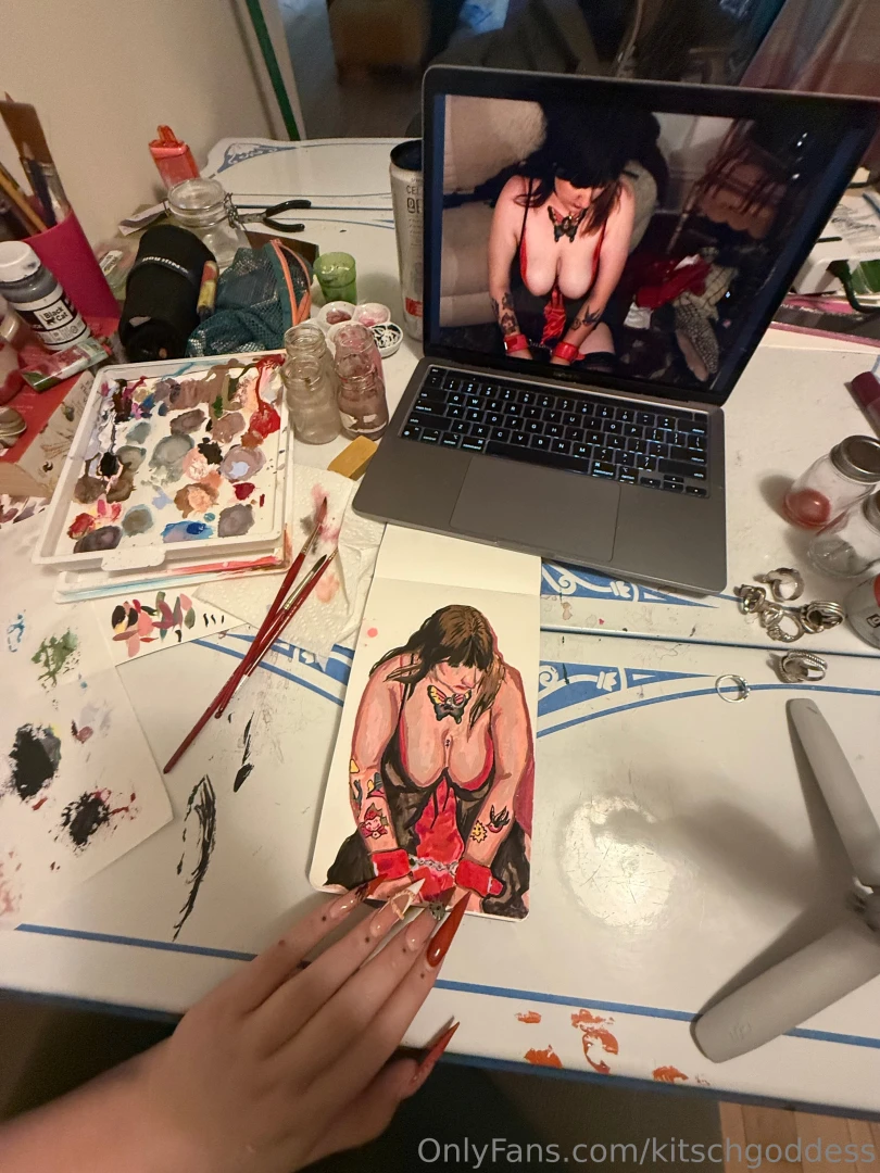 Would y all buy a self portrait of my nudes 