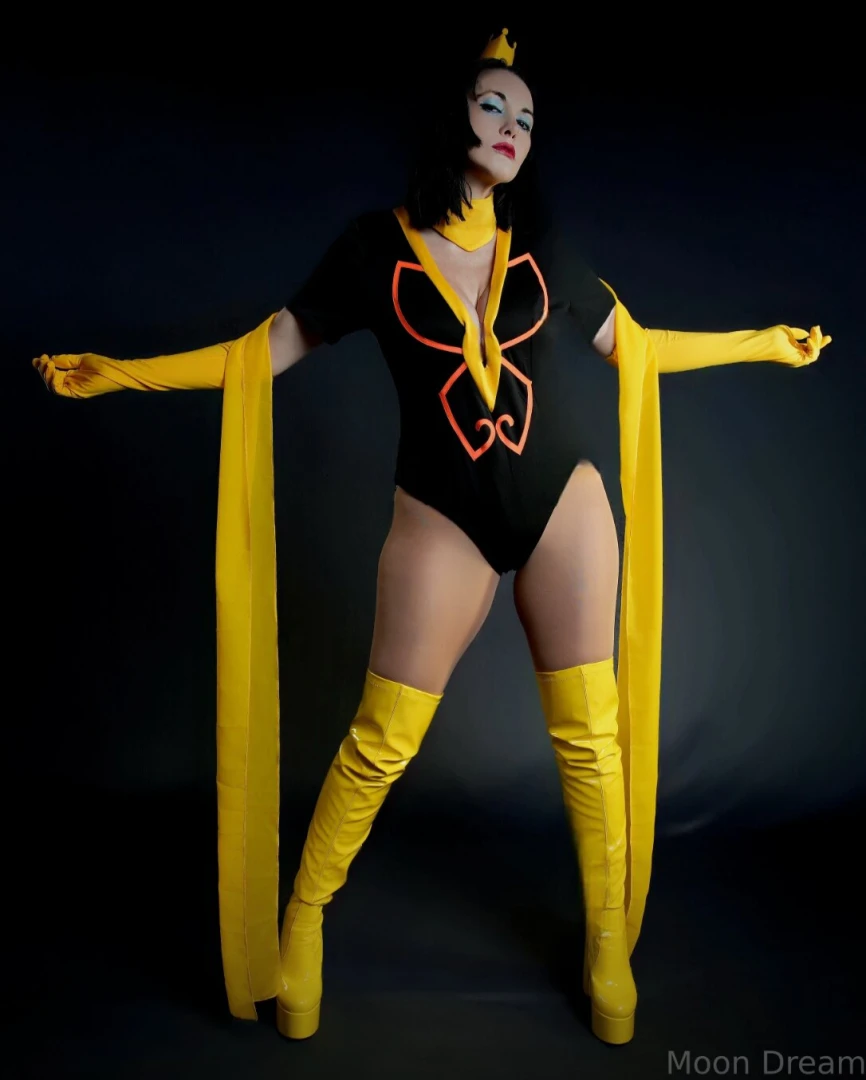 Moondream is the woman of your dreams cosplayer milf woman of a part 2 