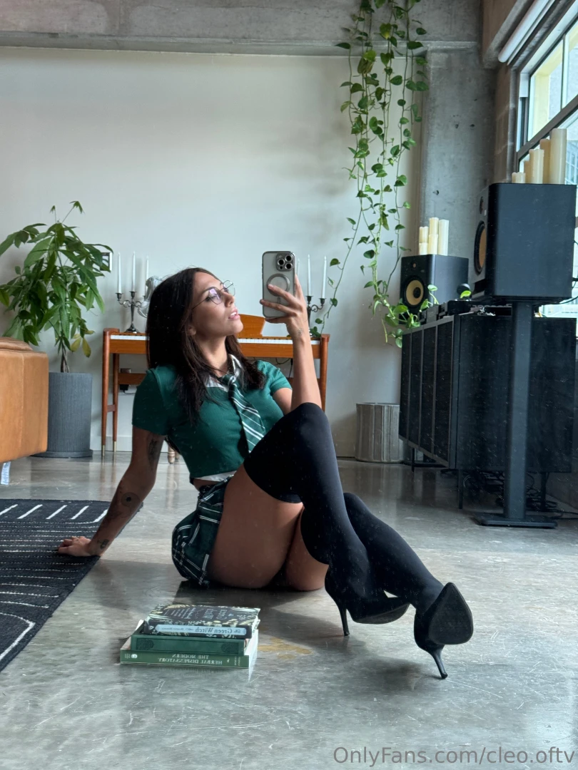 Plenty of places for you to slytherin https onlyfans com cleowest 