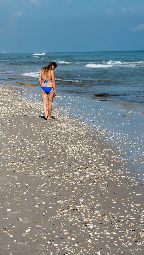Stephanie decided to walk the beach in her bikini today she got a ton part 1 